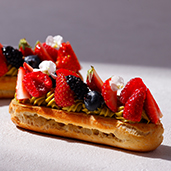 ピスタチオクリームのエクレア